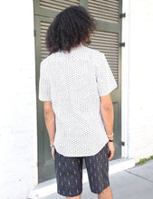 Load image into Gallery viewer, Honeycomb Organic Cotton Men&#39;s Button Down Shirt: M
