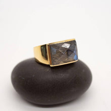 Load image into Gallery viewer, Labradorite Brass Cocktail Ring: 5
