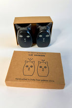 Load image into Gallery viewer, Cat Salt &amp; Pepper Shakers
