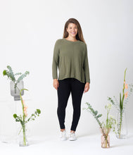 Load image into Gallery viewer, Solstice Sweater: M / Green
