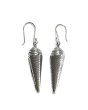 Load image into Gallery viewer, Tribal Shell Earring
