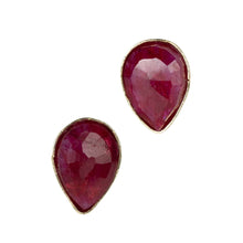 Load image into Gallery viewer, Ansoo Stud Earrings - Magenta
